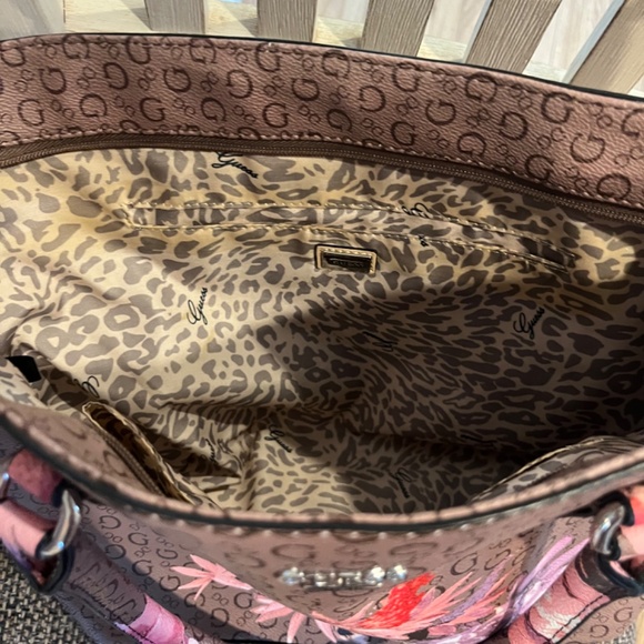 Guess Bag - Picture 3 of 5